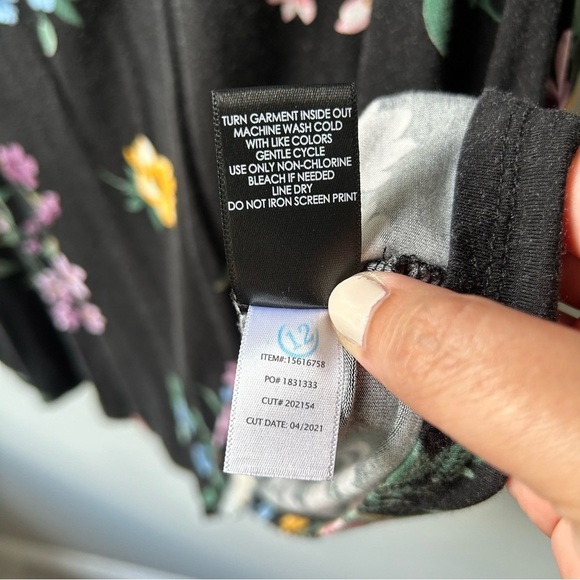 Torrid crop top super soft floral black - Picture 8 of 8